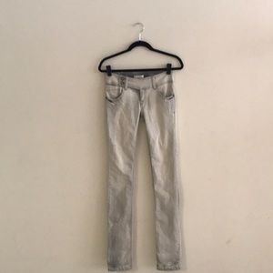 Unique Side Button Light Wash N.W. Woman Jeans